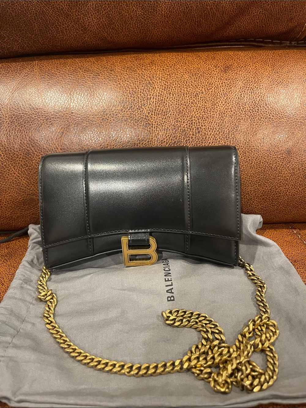 Authentic Balenciaga Hourglass Box Wallet on Chain